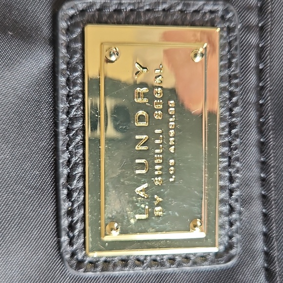 Laundry By Shelli Segal Wristlet Black Nylon  Zip Open Magnet Flap Closure - Picture 2 of 8